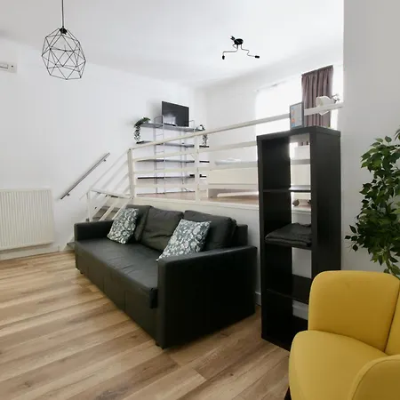 Budget By Hi5- Akacfa Street Apartmán Budapešť