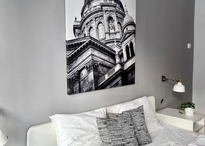 Budget By Hi5- Akacfa Street